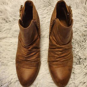 GUENNA BOOTIE: Western Look -  BearPaw